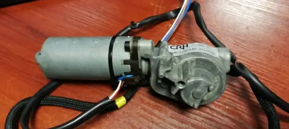 Mercedes-Benz S W220 Seat adjustment motor 1136603