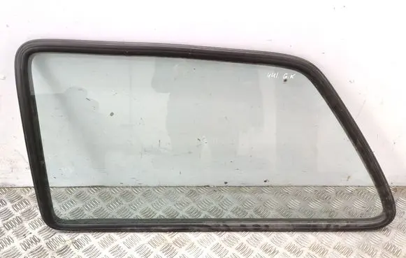 Volkswagen Golf II Rear side window 43R00048 DOT24 M40