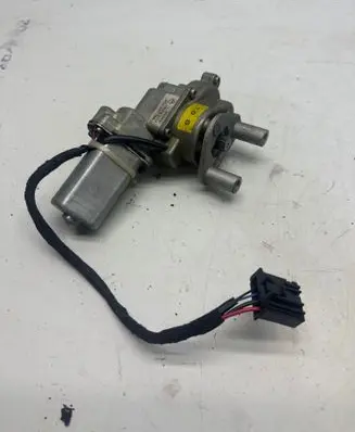 Volkswagen Transporter - Caravelle T5 Sliding door latching motor 7H0843766C