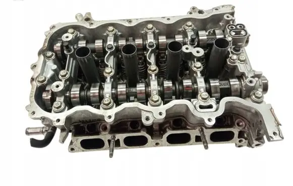 Toyota Yaris Engine head 