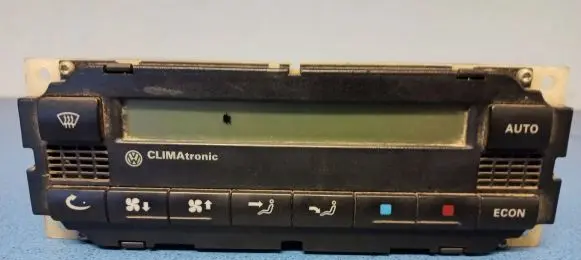 Volkswagen PASSAT B5 Climate control unit 3B1907044A