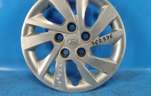 Hyundai Elantra VI Wheel nut cap/cover 52960F3000