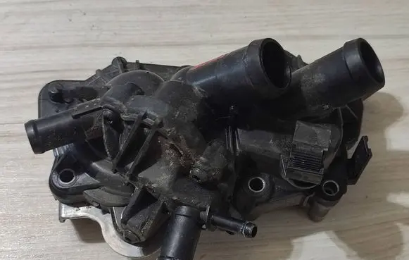 Skoda Scala Water pump 04E121042AC