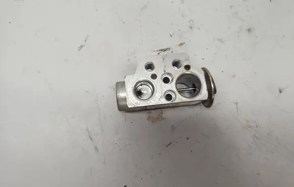 Audi Q7 4L Air conditioning (A/C) expansion valve 7L0820679D 52431285