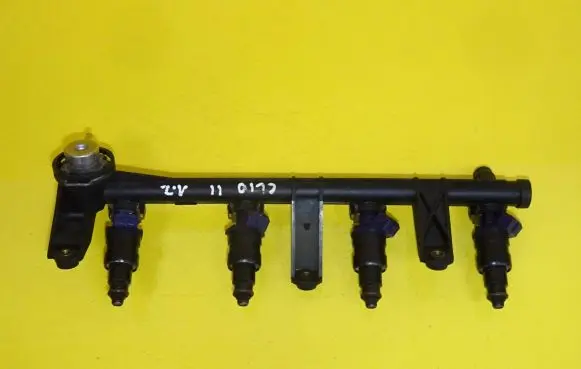 Renault Clio II Fuel main line pipe 7700273495