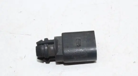 Audi A6 S6 C7 4G Oil temperature sensor 8Z0820535