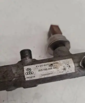 Volkswagen Touareg I Fuel main line pipe 050130089AH 1700000047