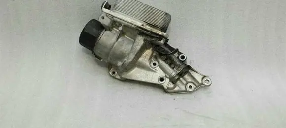 Mercedes-Benz CLS C219 Oil filter mounting bracket A2721800510