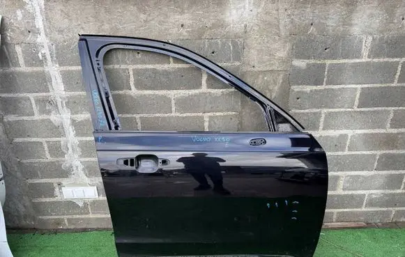 Volvo XC90 Front door 