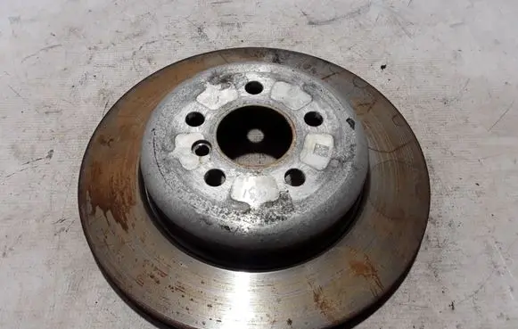 BMW 5 G30 G31 Rear brake disc 6882246