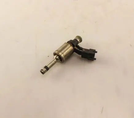 Ford Kuga II Fuel injector 0261500147