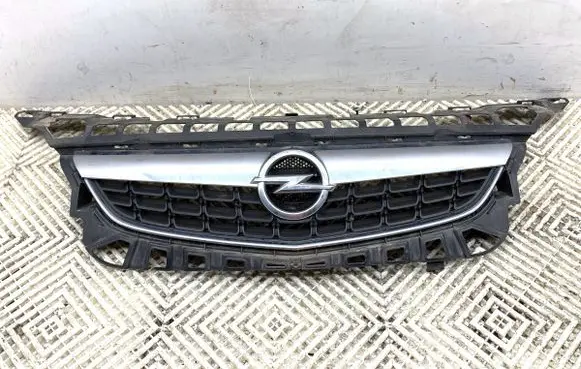 Opel Astra J Front grill 13266577