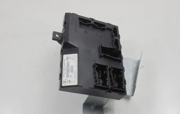 Ford Fiesta Suspension control unit/module 8V5115K600AF