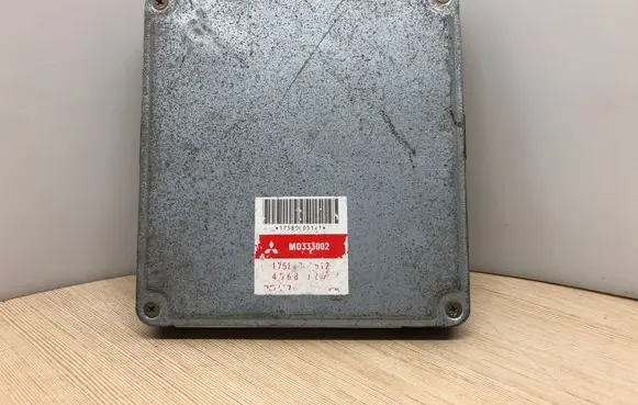 Mitsubishi Galant Engine control unit/module 1758000512 MD333002 456812