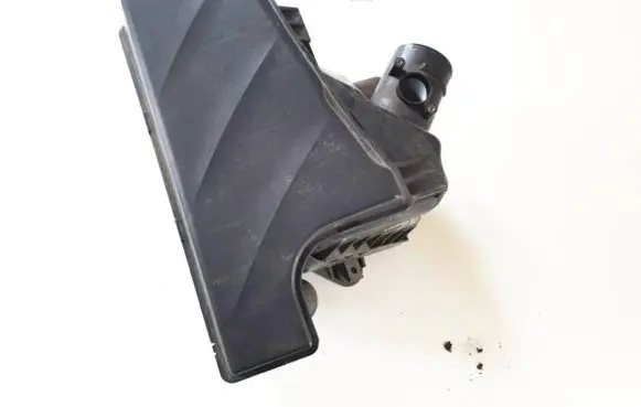 Mitsubishi Grandis Air filter box MR993558 0149002921