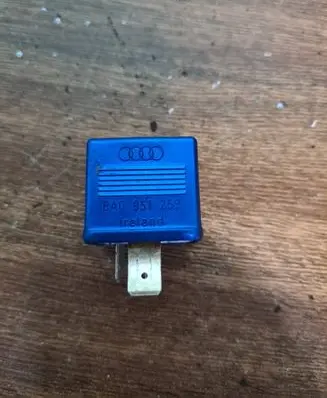 Volkswagen Golf IV Other relay 8A0951253