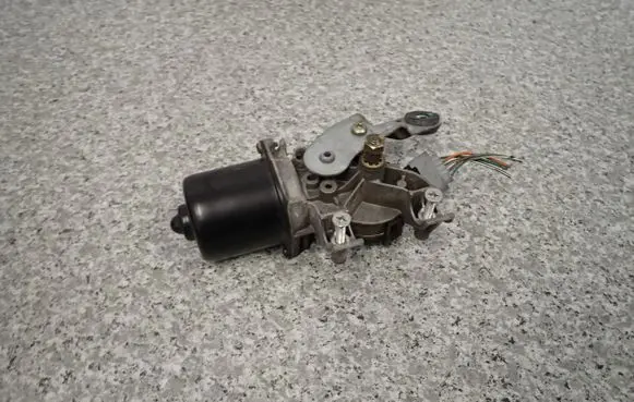 Nissan Almera N16 Wiper motor 