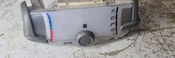 Peugeot 107 Climate control unit 69610003