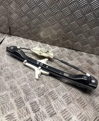 Volkswagen Jetta V Rear window lifting mechanism without motor