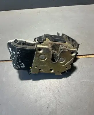 Peugeot 307 Front door lock 