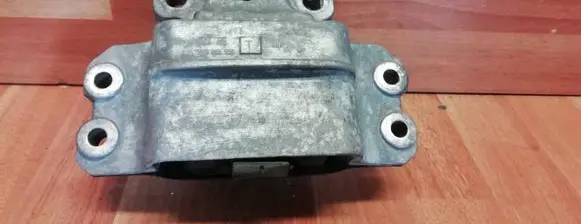 Seat Altea Engine mount bracket 1K0199555T 1K0199555