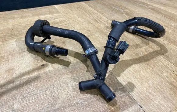 Jaguar I-Pace Engine coolant pipe/hose J9D38D182BB