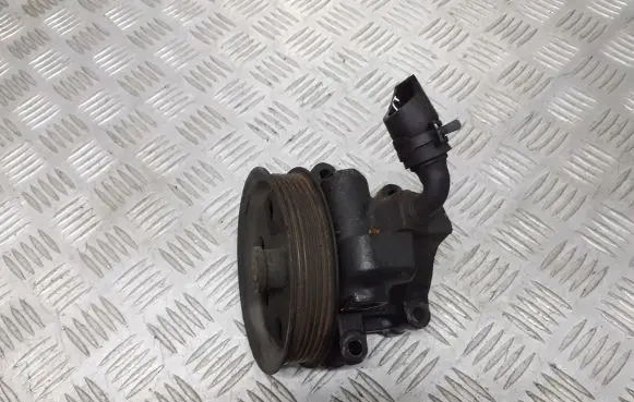 Ford Focus Power steering pump HBD-JC