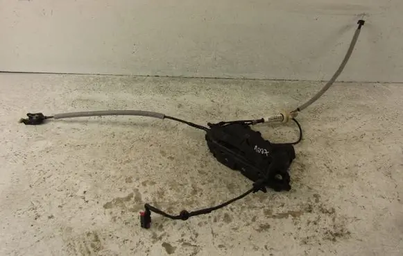 Volkswagen Golf VII Front door lock 5TB837015A