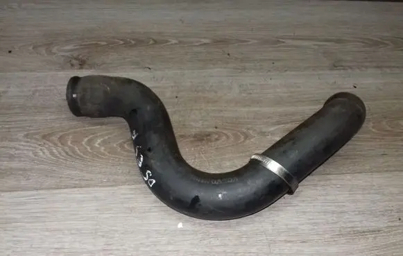 Volvo XC70 Engine coolant pipe/hose 08671393