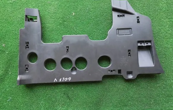 Volkswagen Golf V Dashboard lower bottom trim panel 1K1863081