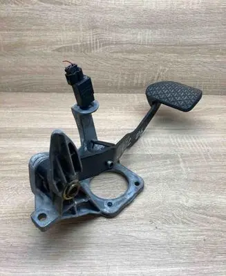 Mercedes-Benz E W211 Brake pedal A2112941001 1232910082