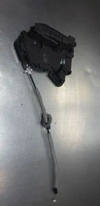 Volkswagen Touran III Front door lock 5TB837016A