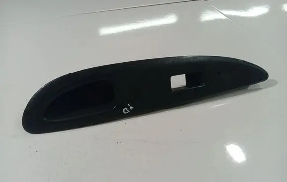 Nissan Primera Front door window switch trim 80950AV700