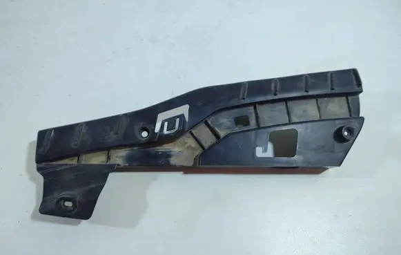 Rear bumper mounting bracket