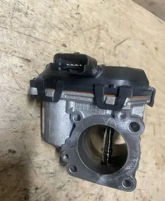 Ford Focus Throttle valve 9807238580