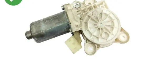 Mercedes-Benz E W211 Front door window regulator motor 0130821971 9405