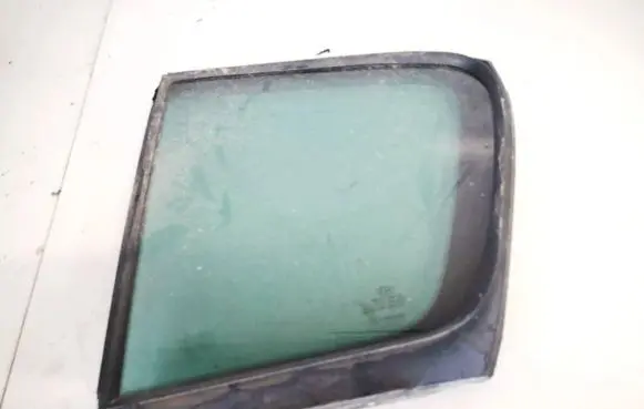 Rear vent window glass