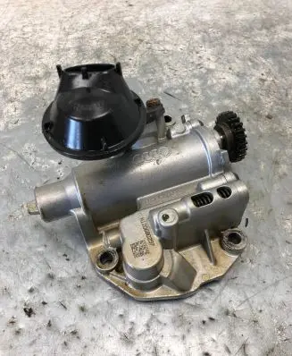Audi A4 S4 B8 8K Oil pump 06H115105AN