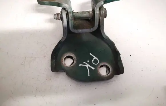Honda CR-V Front door upper hinge