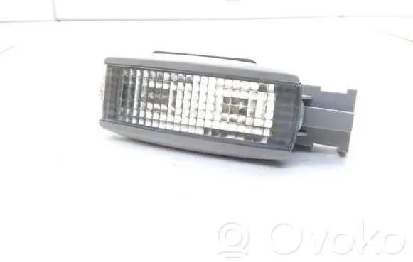Volkswagen PASSAT B5 Other interior light 3B0947113