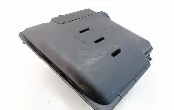 Dacia Duster Air filter cleaner box bracket assembly 8200420862