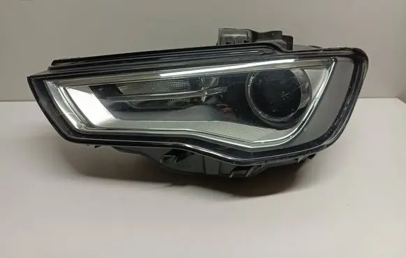 Audi A3 S3 8V Headlight/headlamp 8V0941005