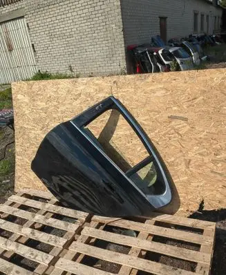 Jaguar XE Rear door