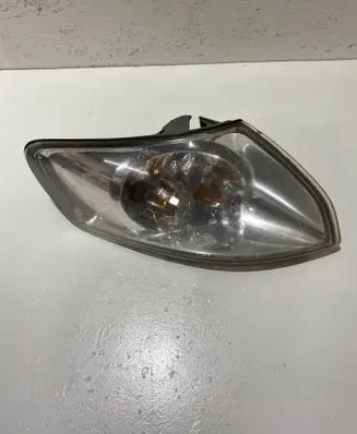 Mazda 626 Front indicator light 21061918