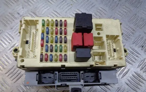 Alfa Romeo 147 High voltage junction box 501208570090
