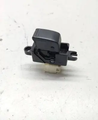Nissan X-Trail T30 Electric window control switch 1Y21Z