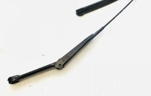 Audi A4 S4 B5 8D Front wiper blade arm 8d1955407a