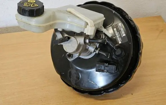 Volvo V40 Brake booster 31362926 03775723324