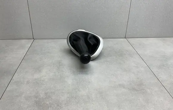 Nissan Juke I F15 Gear lever shifter trim leather/knob 614437