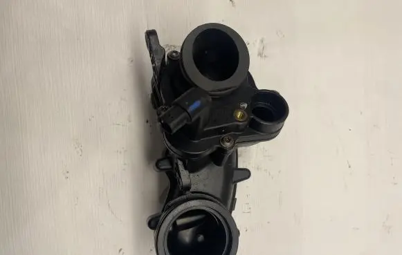 Audi A6 S6 C7 4G Thermostat 059121073AB